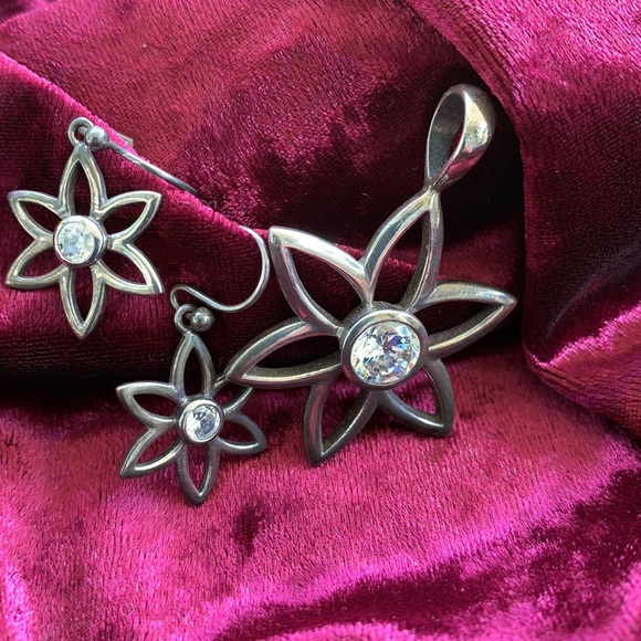 Silpada Earrings & Pendant Set - Picture 2 of 8